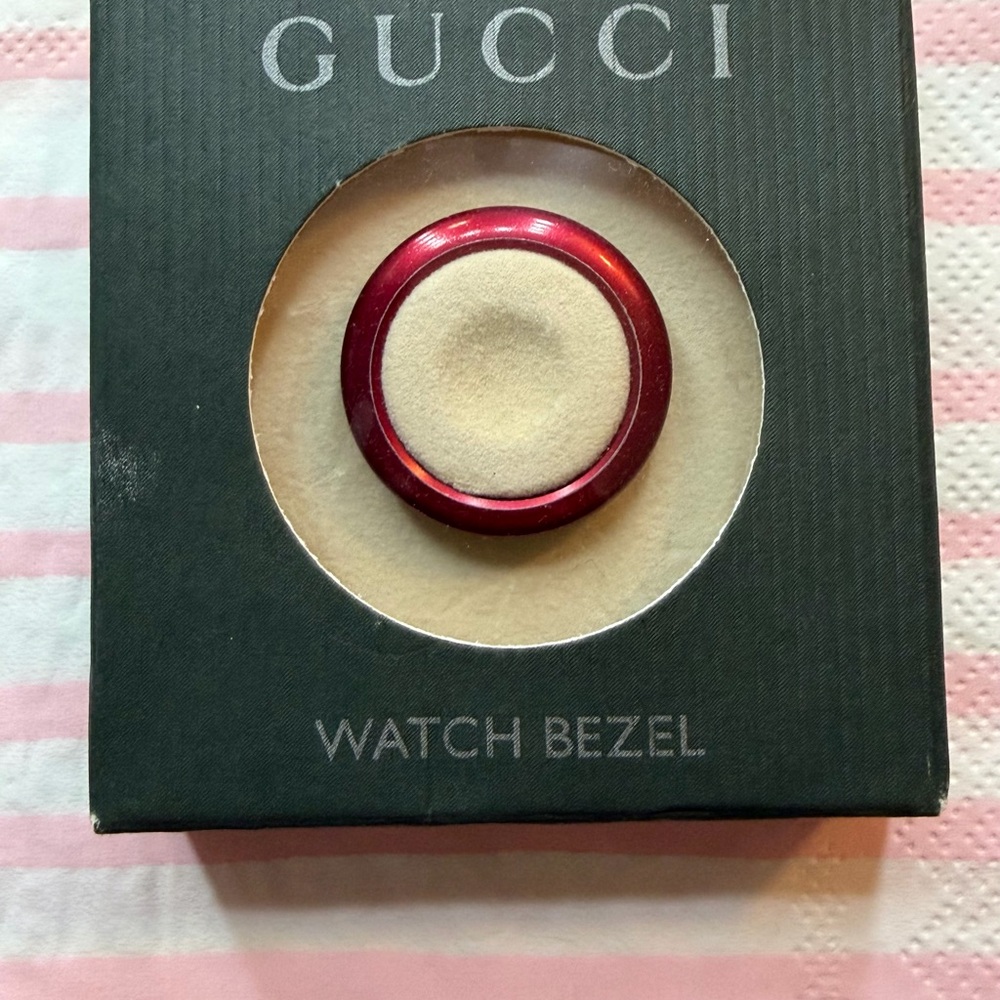 Gucci Red Watch Bezel